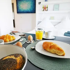 https://hh-03-modernes-apartment-am-winterhuder-marktplatz.hamburg-hotels-de.com